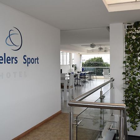 Hotel Travelers Sport كالي المظهر الخارجي الصورة