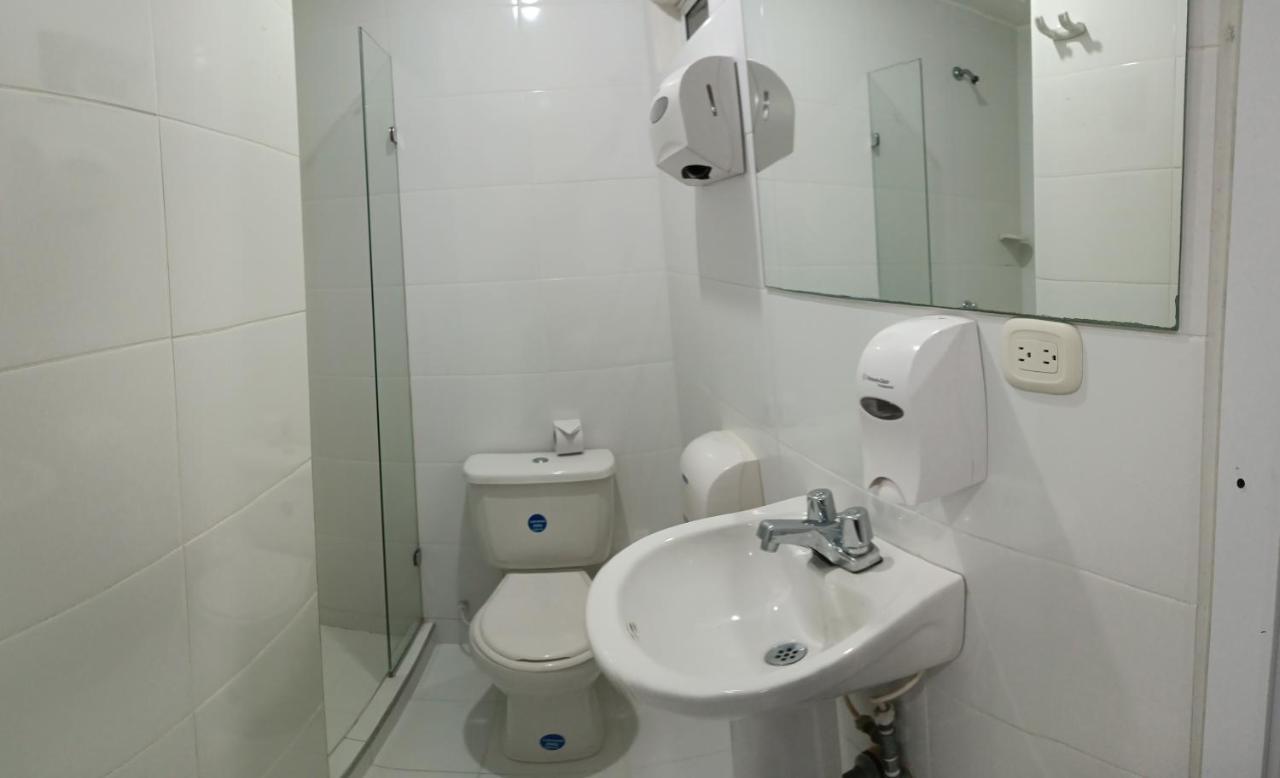 Hotel Travelers Sport كالي المظهر الخارجي الصورة